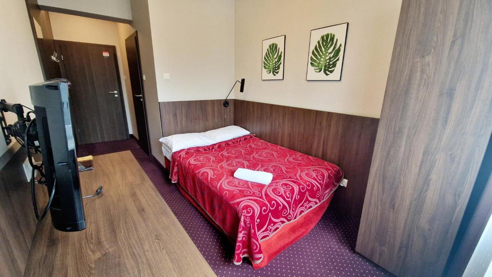 Pod Lipami Hotel Бистра Екстериор снимка
