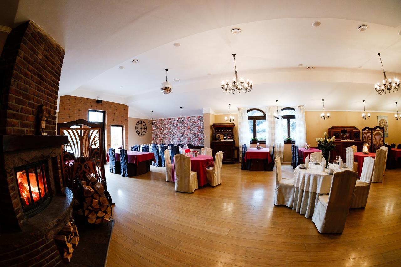 Pod Lipami Hotel Бистра Екстериор снимка