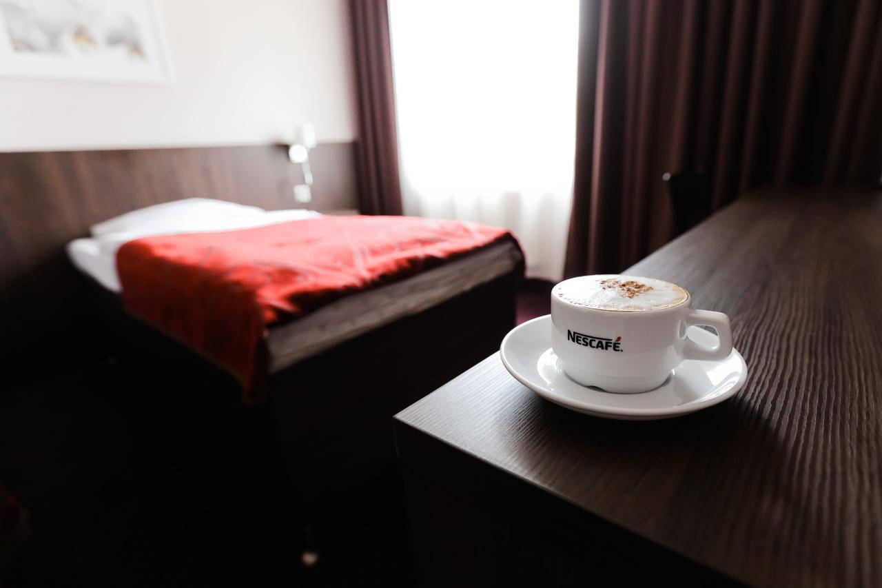 Pod Lipami Hotel Бистра Екстериор снимка