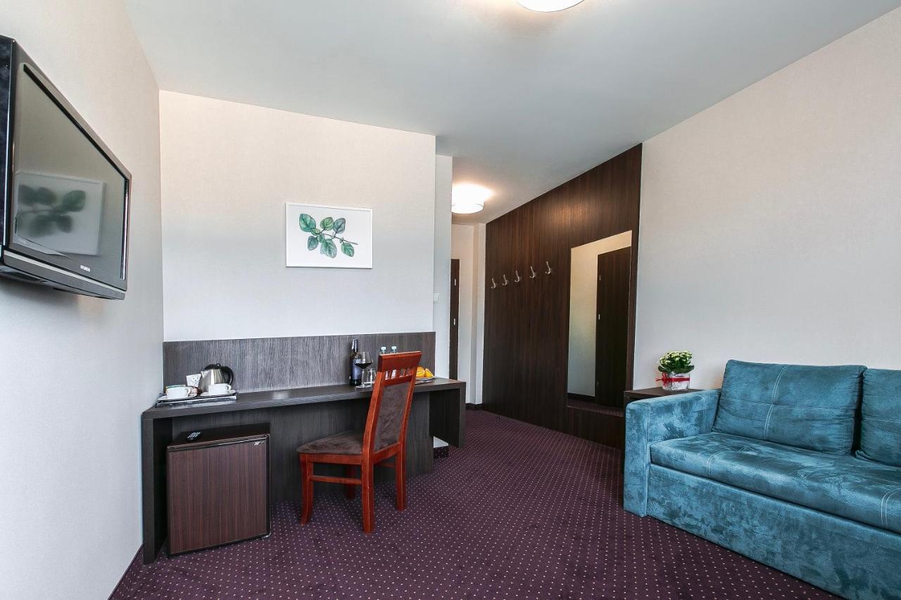 Pod Lipami Hotel Бистра Екстериор снимка