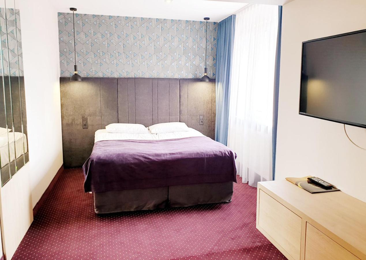 Pod Lipami Hotel Бистра Екстериор снимка